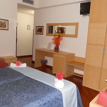 Bed & Breakfast Crossing - & Comforts 2*