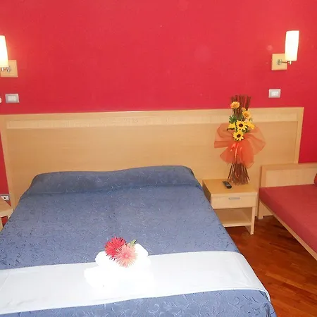 Crossing - & Comforts 2*