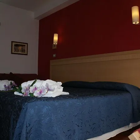 Crossing - & Comforts Bed & Breakfast 2*