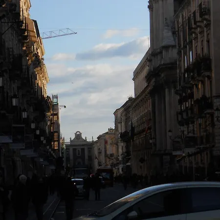 Bed & Breakfast Crossing - & Comforts Catania